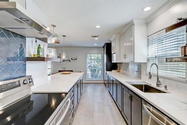 Foto del edificio - 9738 Derrik Dr