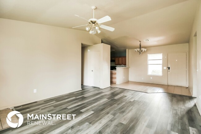 Foto del edificio - 15400 Lilly Garden Ln