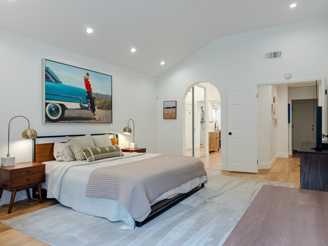 Building Photo - 5323 W Goldenwood Dr