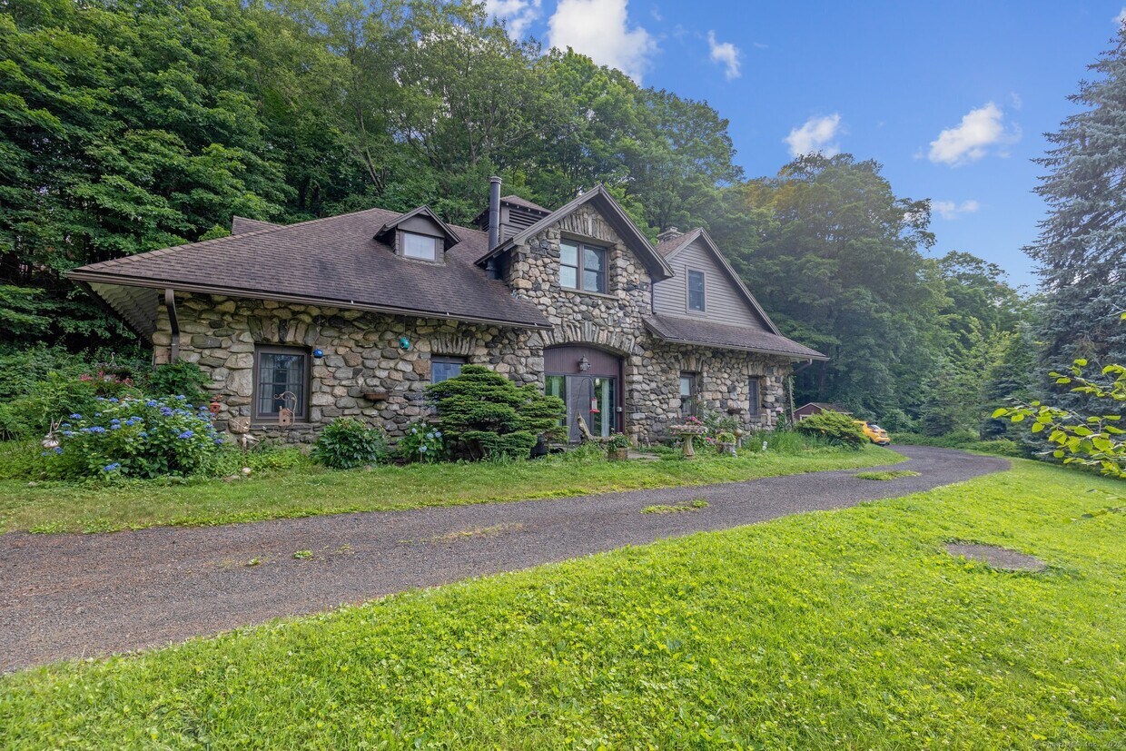Foto principal - 49 Grandview Dr