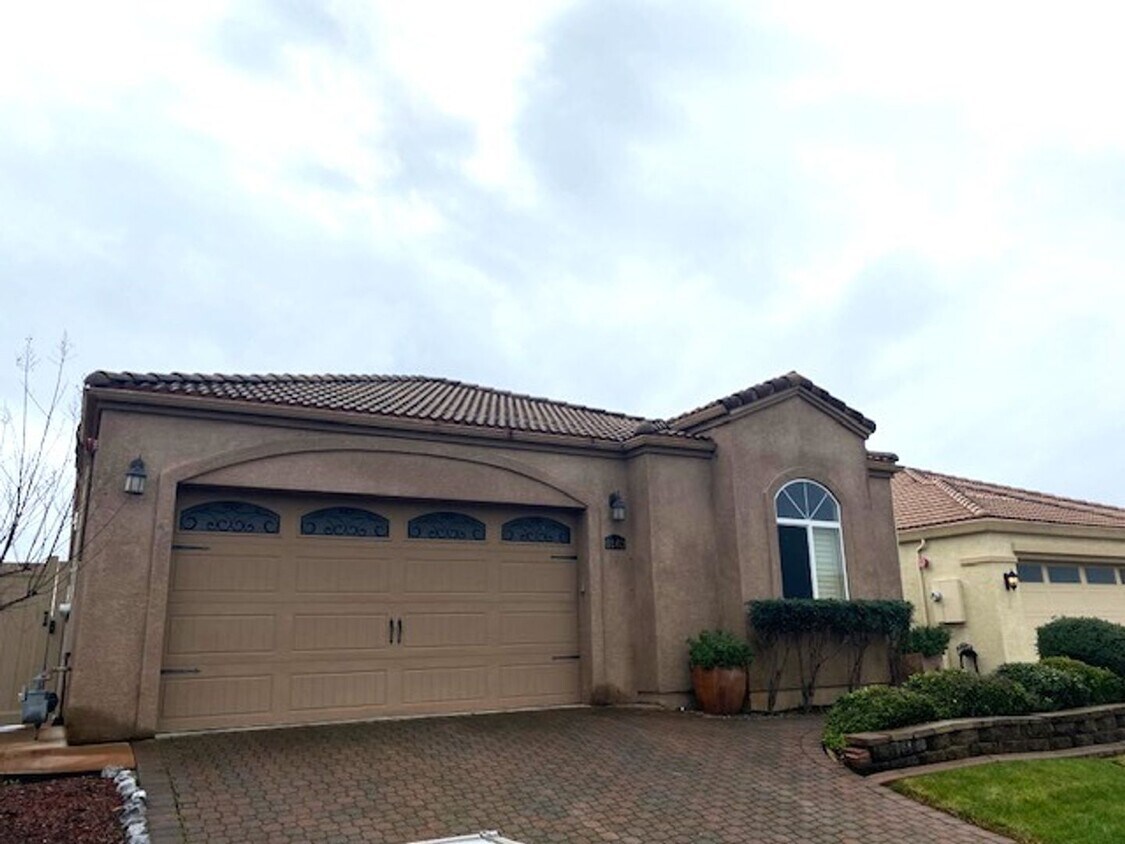 Primary Photo - Custom Home in Tuscany Villas 50+ Community!!