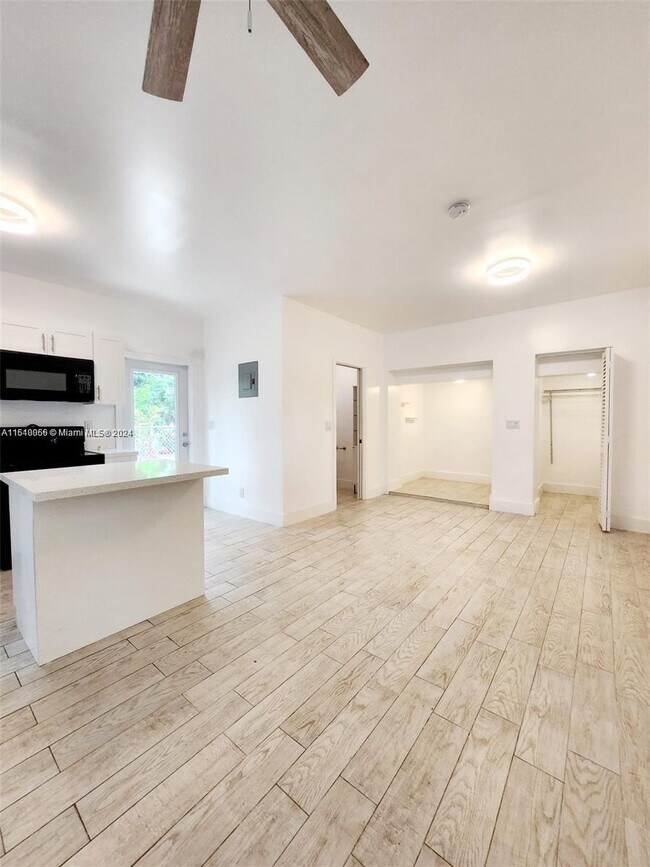 Foto del edificio - 261 NW 50th St