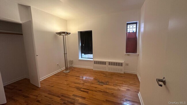 Foto del edificio - 511 Thatford Ave
