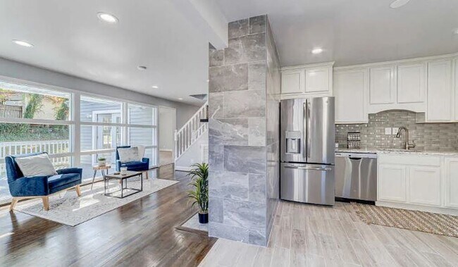 Foto del edificio - 5734 Crawford Dr