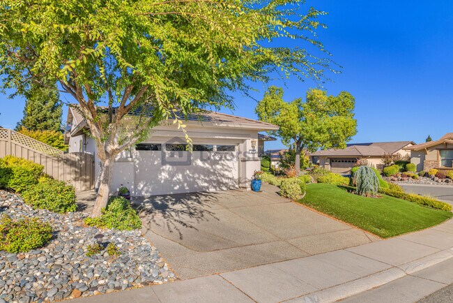 Building Photo - 400 Plover Ct