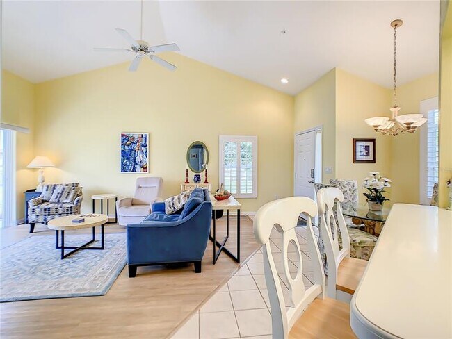 Foto del edificio - 6334 Bay Cedar Ln