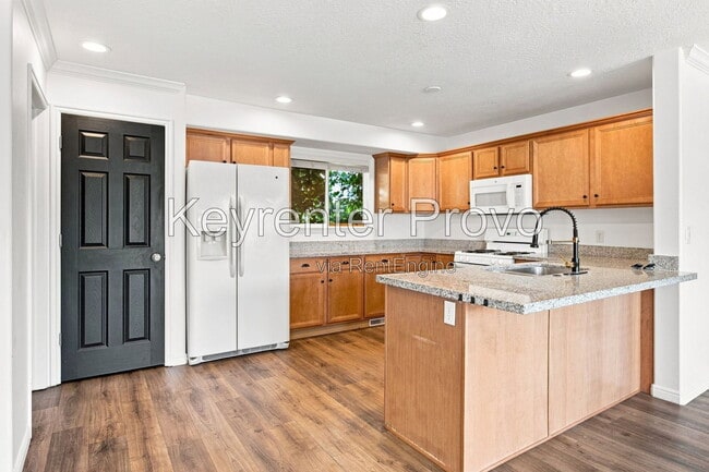 Building Photo - 1285 Alpine Way