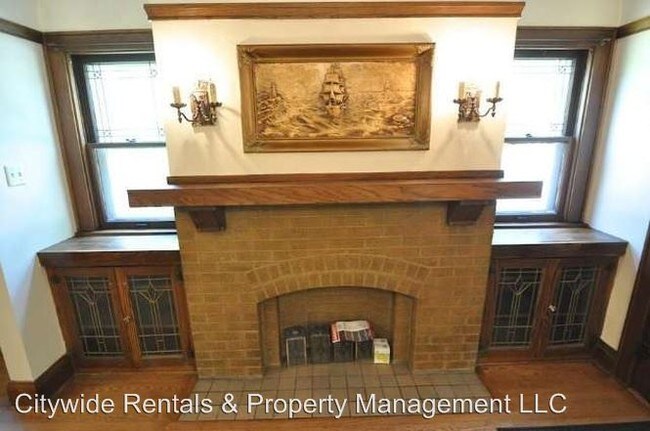 Building Photo - 5402 W Lloyd St