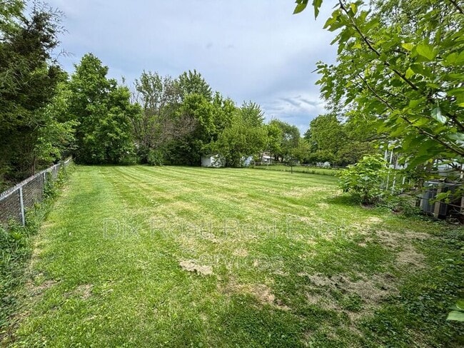 Building Photo - 580 Grandin Ave