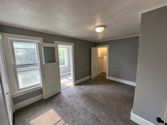 Building Photo - Section 8 Vouchers accepted for 3 Bedroom ...