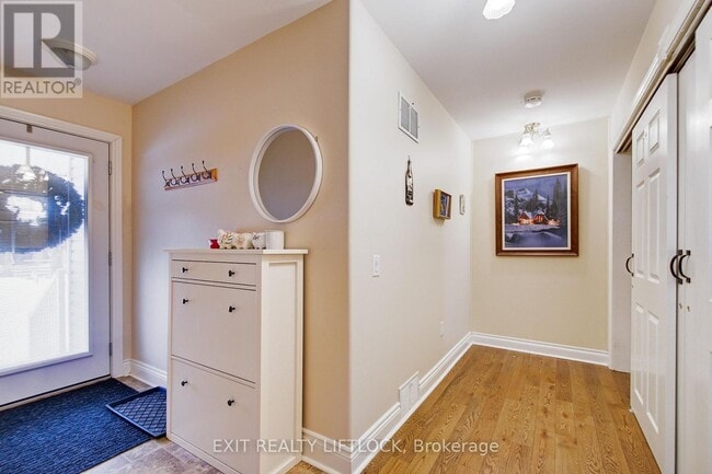 Building Photo - 3 Reid St