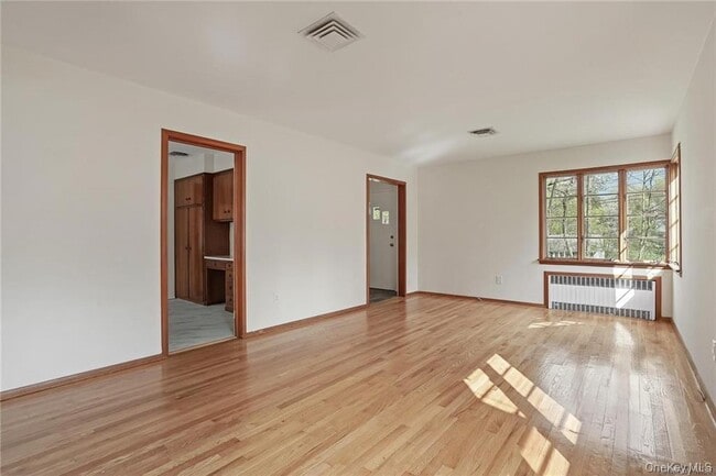Building Photo - 17 Brookside Ave