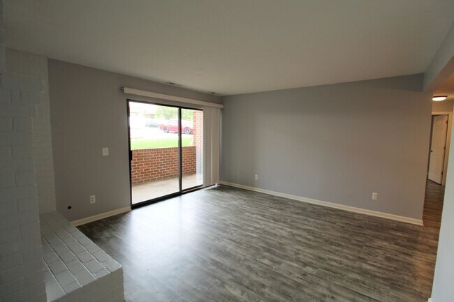 Building Photo - 1010 Blue Ridge Dr