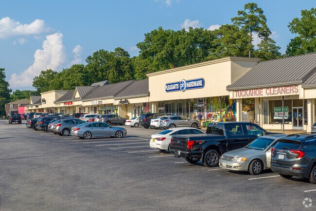 Shopping centers in Tuckahoe house shops and restaurants that locals frequent.