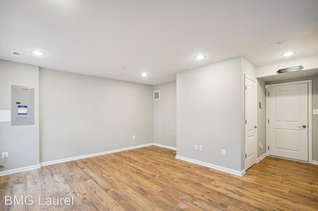 Building Photo - 3 br, 3 bath House - 1396 Hawthorn Dr