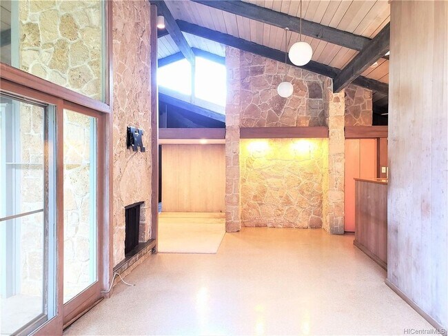 Building Photo - 3303 Kamaaina Dr