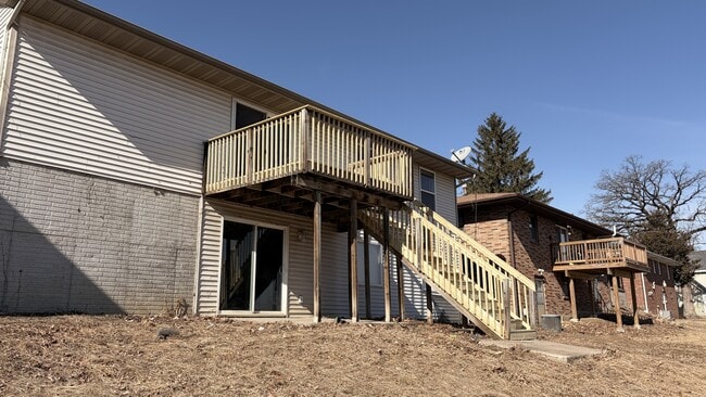 Building Photo - 2539 SE 8th Ct