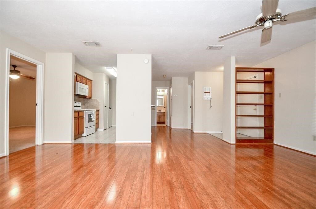 Foto del edificio - 12755 Mill Ridge Dr
