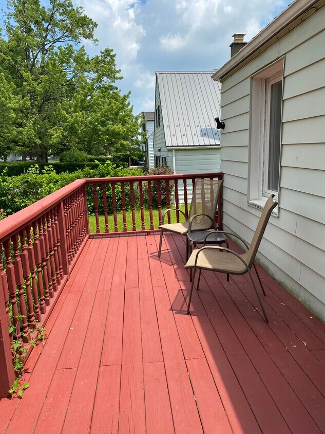 front porch - 583 Emerson Dr
