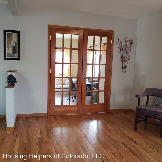 Building Photo - 3 br, 2 bath House - 2540 Iris Avenue