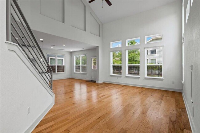 Foto del edificio - 5915 Swayden Ln