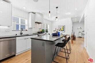 Building Photo - 2603 Abbot Kinney Blvd