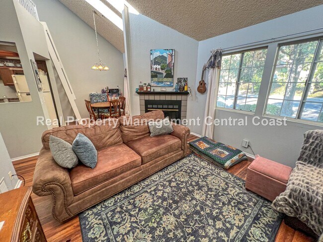 Foto del edificio - AVAILABLE JULY - Upstairs San Luis Obispo ...