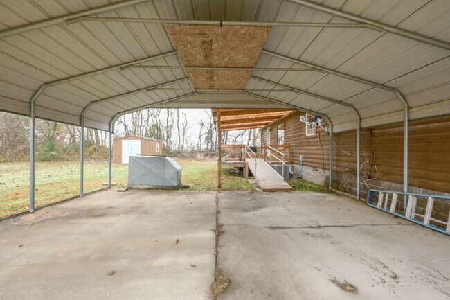 Foto del edificio - 704 King Rd