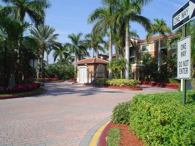Foto del edificio - 4844 N State Rd 7