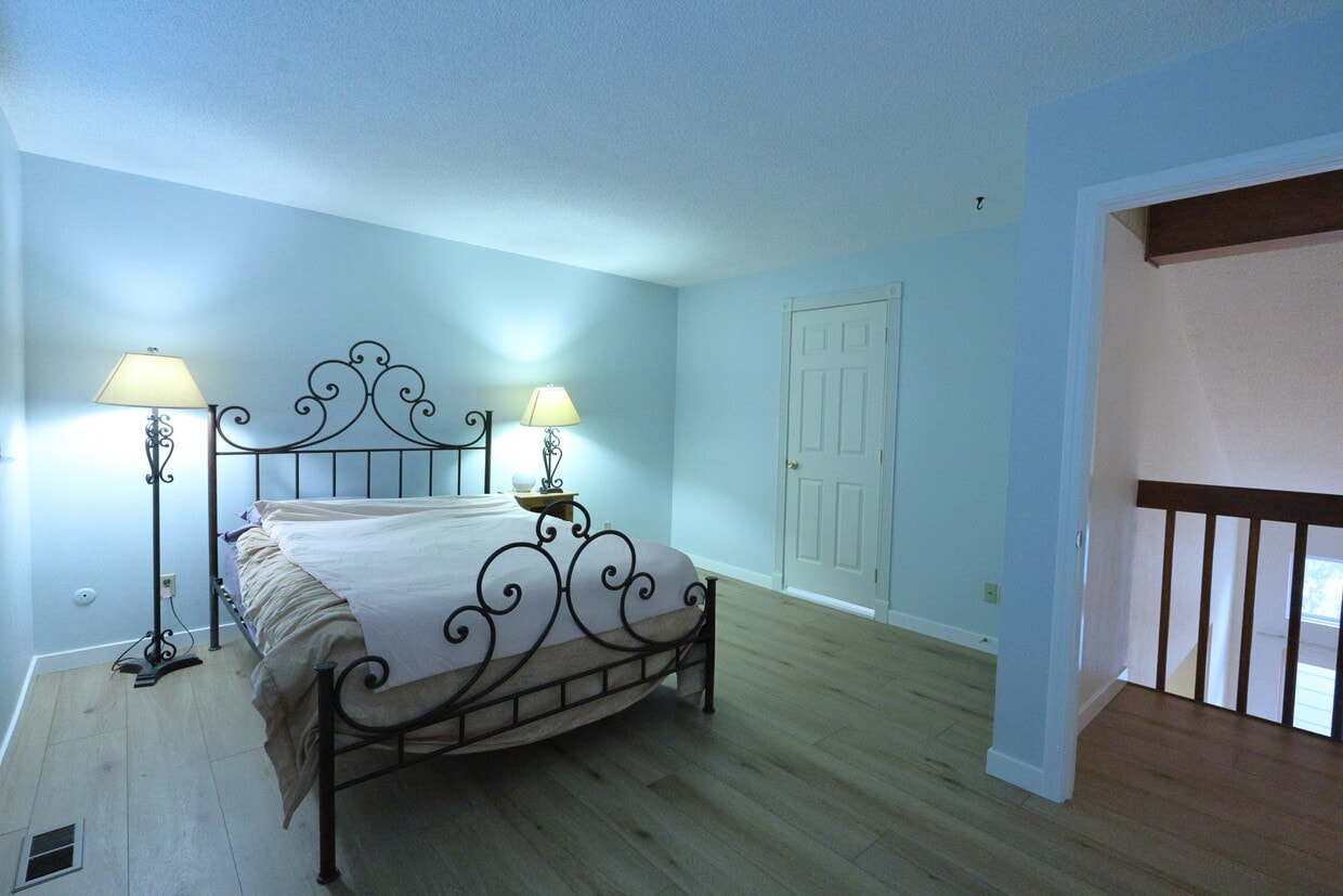 Building Photo - 7657 S Monaco Cir W