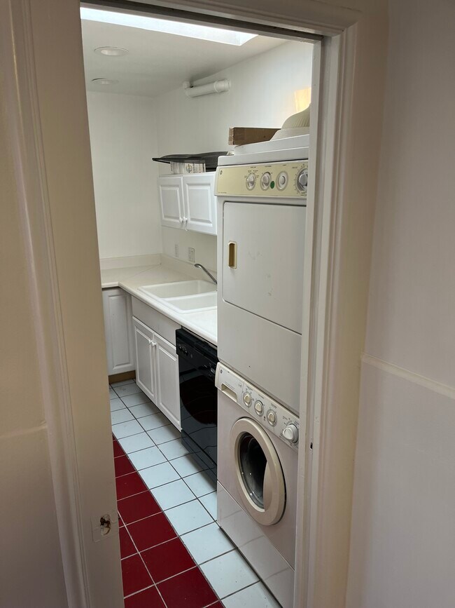 Cocina pequeña - 1111 Washington Ave