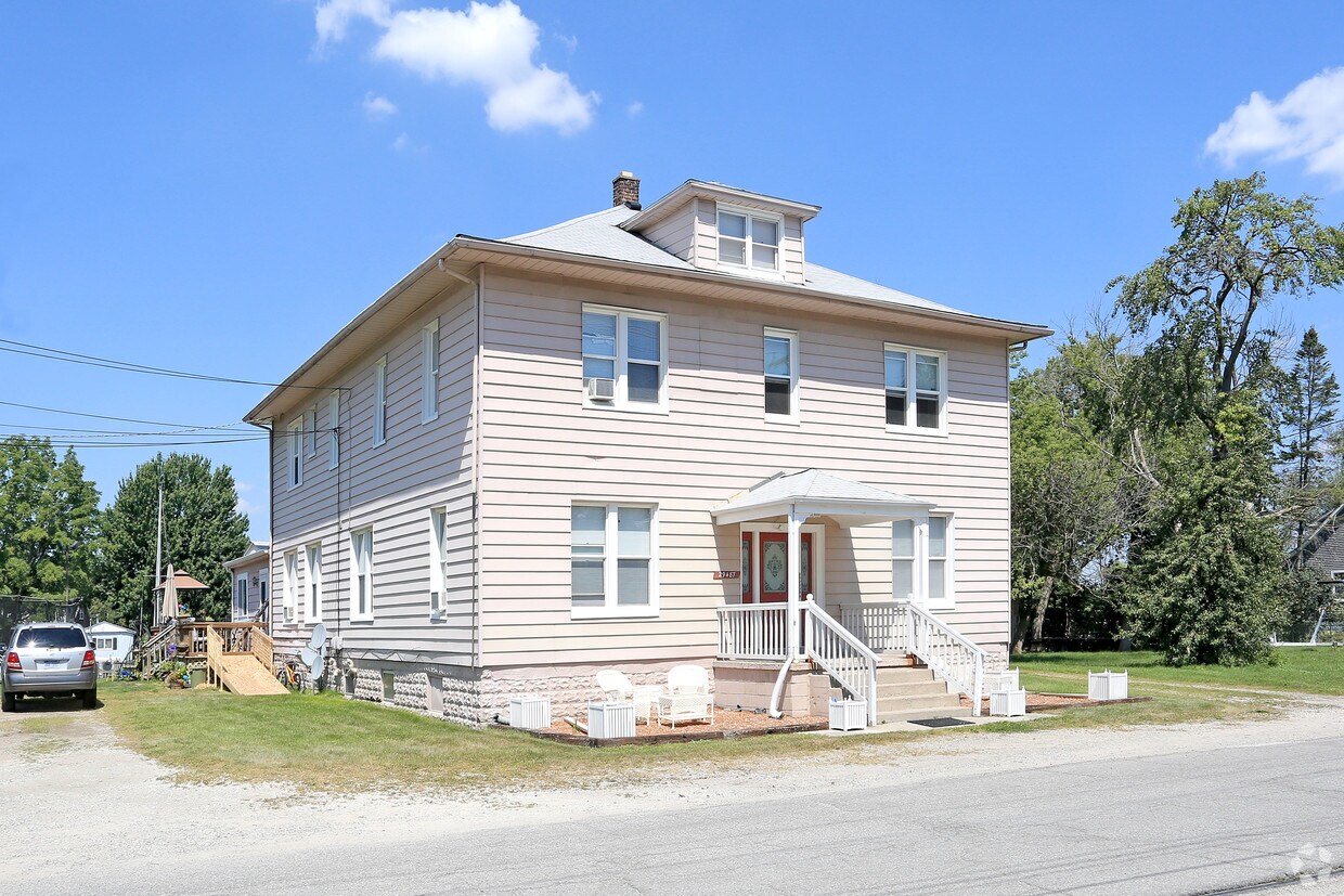 29487 Riverside Bay Ct, Harrison Township, MI 48045 Apartments in Harrison Township, MI