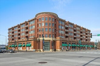 Building Photo - 6000 N Cicero Ave