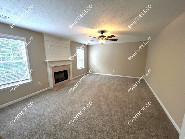 Building Photo - 2640 Highland Pass
