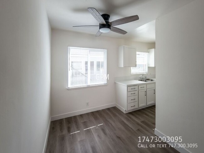 Foto del edificio - Modern 1BR in Prime Burbank + Garage