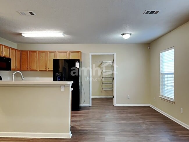 Building Photo - 112 Willow Lakes Ct