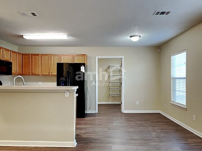 Foto del edificio - 112 Willow Lakes Ct