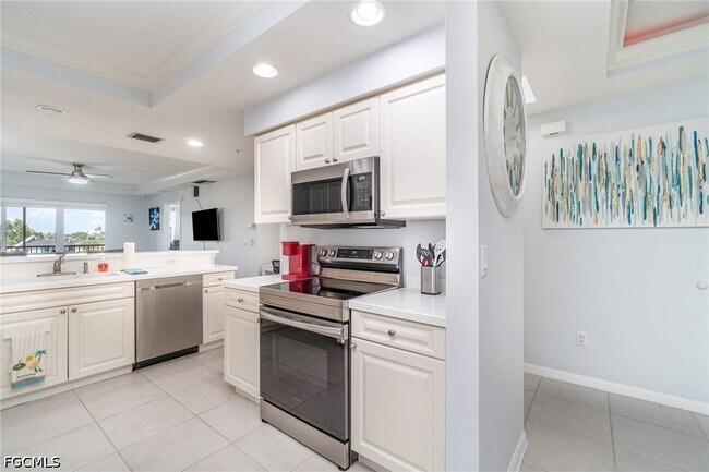 Foto del edificio - 1781 Four Mile Cove Pkwy