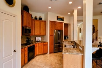 Building Photo - 17719 Brair Arbor