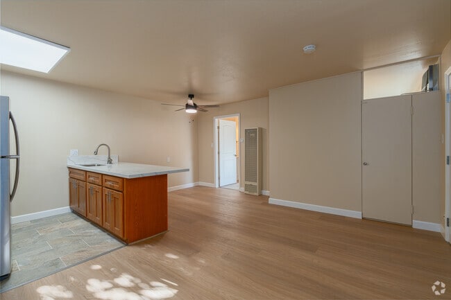 1BR, 1BA - Unit 21 - Dining Room - The Montecito