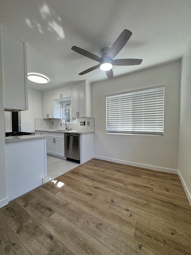 Foto del interior - 3210 Ellsworth St . Your 2 bedrooms Awaits!