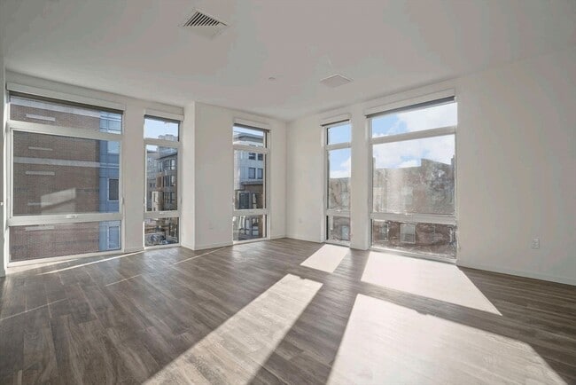 Foto del edificio - 839 Beacon St