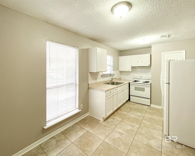 Foto del edificio - 6399 -A Schoel Ln
