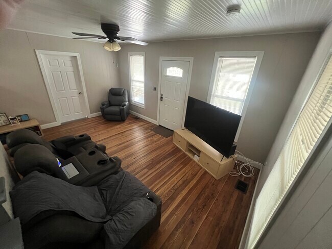 Building Photo - 716 Maryland Ave