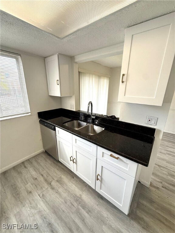 Foto del edificio - 12666 Kenwood Ln