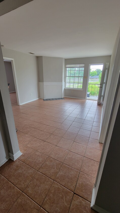 Living Room looking from Kitchen to front door - 2255 Anne Marie Dr