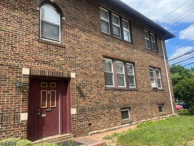 Building Photo - 367 Sanford Ave