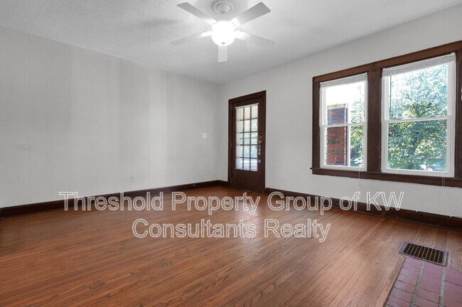 Foto del edificio - 1126 Northwest Blvd