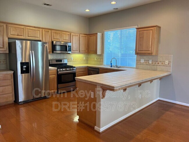 Building Photo - 4725 Dandelion Loop