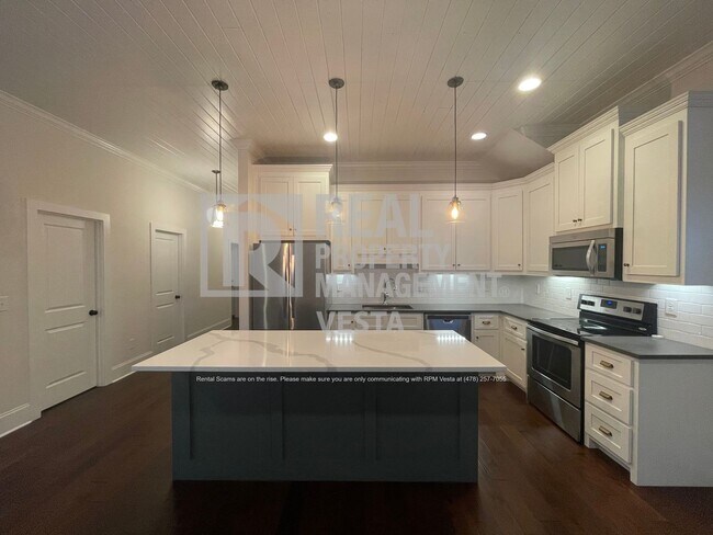 Building Photo - 435 New St